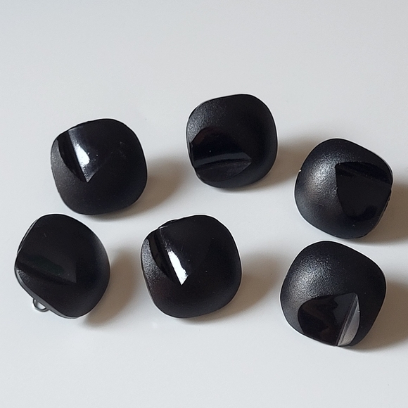 Vintage Black Square Domed Notched Plastic Shank Sewing Buttons ~ 6 Pieces - Picture 5 of 11